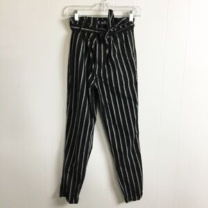 Hollister Stripped Pants Size 24 X 27 Cuffed Black